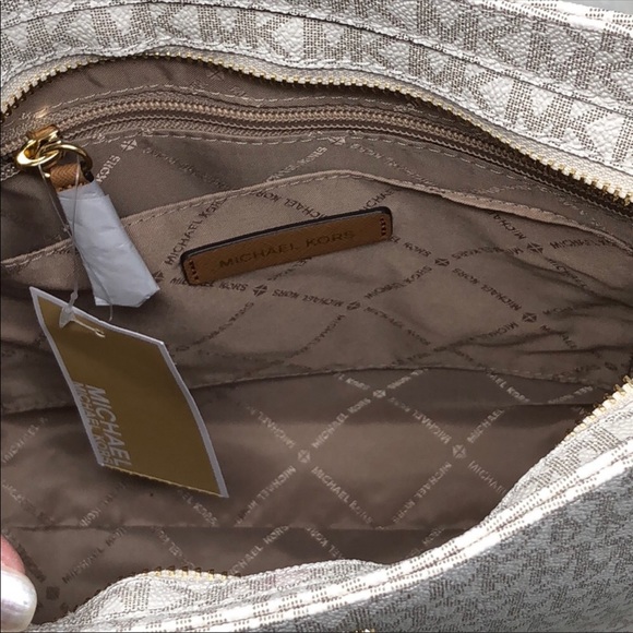 NWT Michael Kors Jet Set travel messenger - Picture 5 of 6